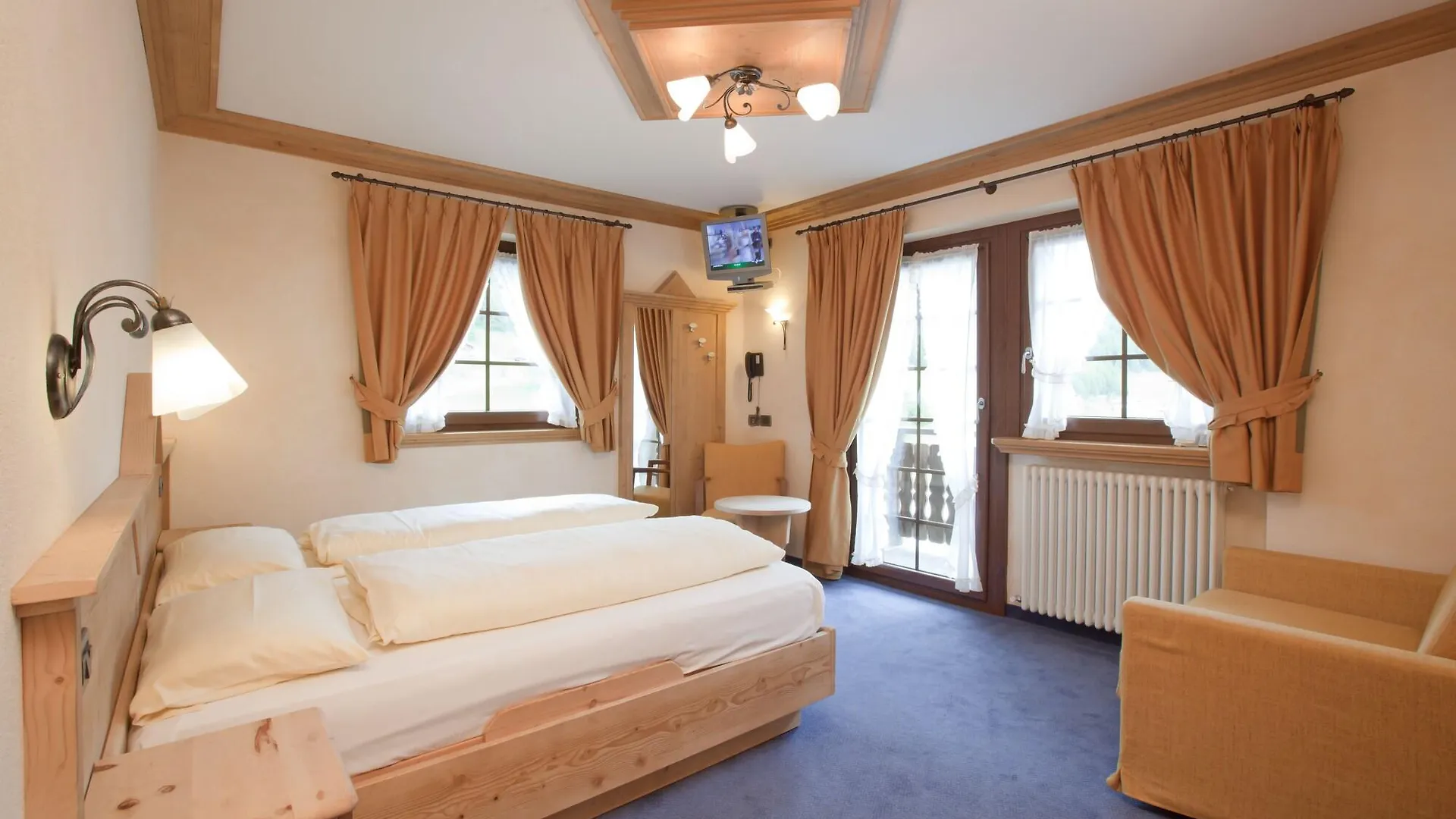 Hotel Capriolo Livigno 3*,  Italy