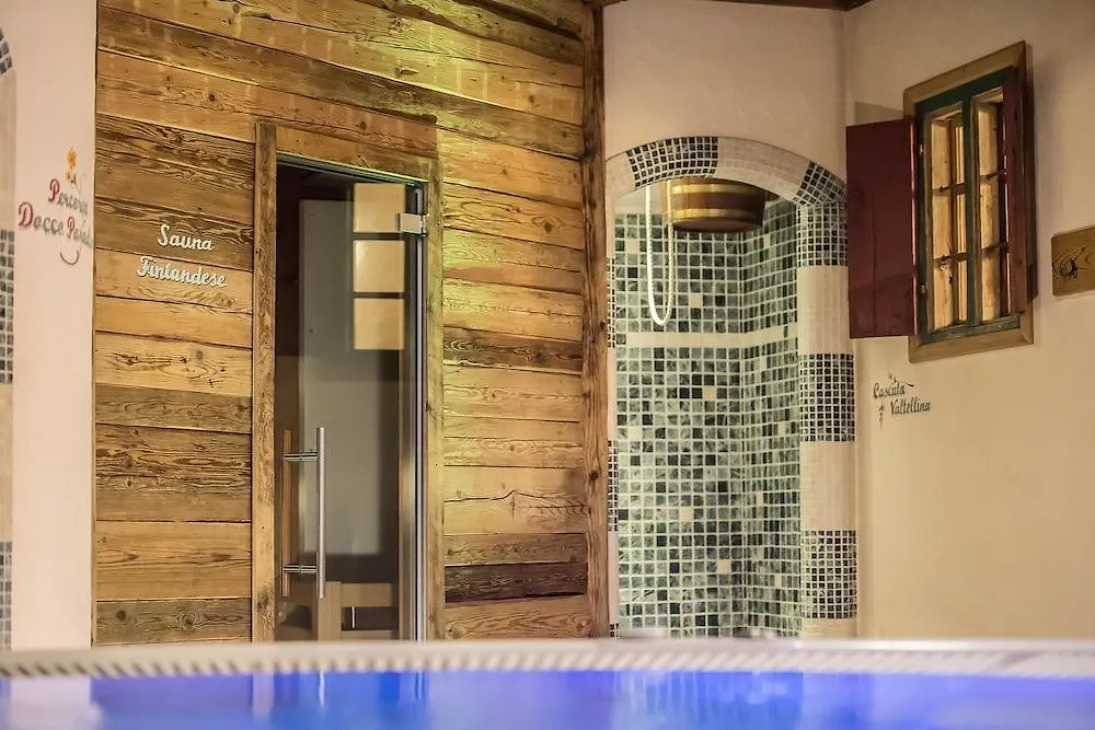 Hotel Capriolo Livigno 3*,  Italy